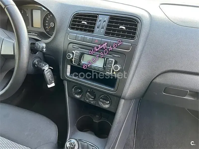 Usado VW Polo Advance 70 CV (51 kW) 2010 Gris / plata Utilitario