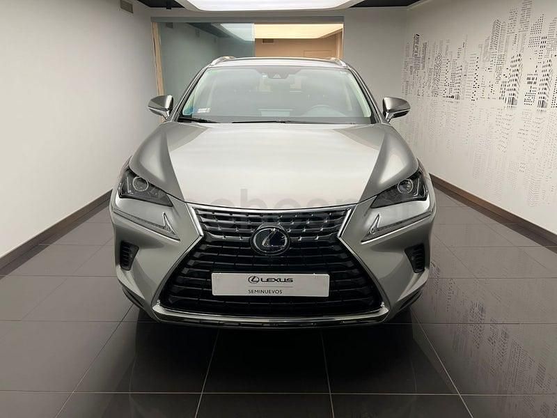 Usado Lexus NX300h Executive Line 197 CV (144 kW) 2019 Gris / plata SUV