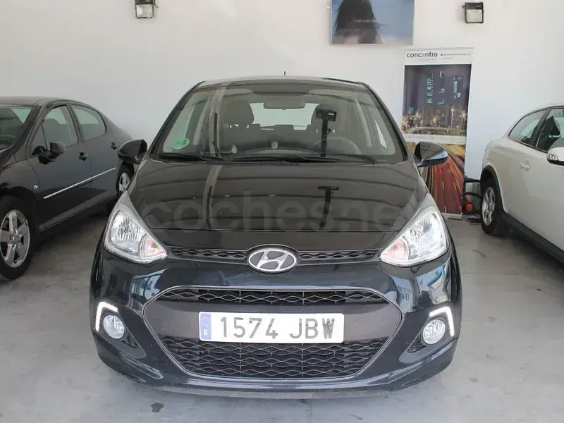 Usado Hyundai i10 66 CV (48 kW) 2014 Negro Utilitario