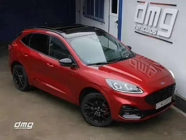 Usado Ford Kuga ST-Line X 225 CV (165 kW) 2023 Rojo SUV