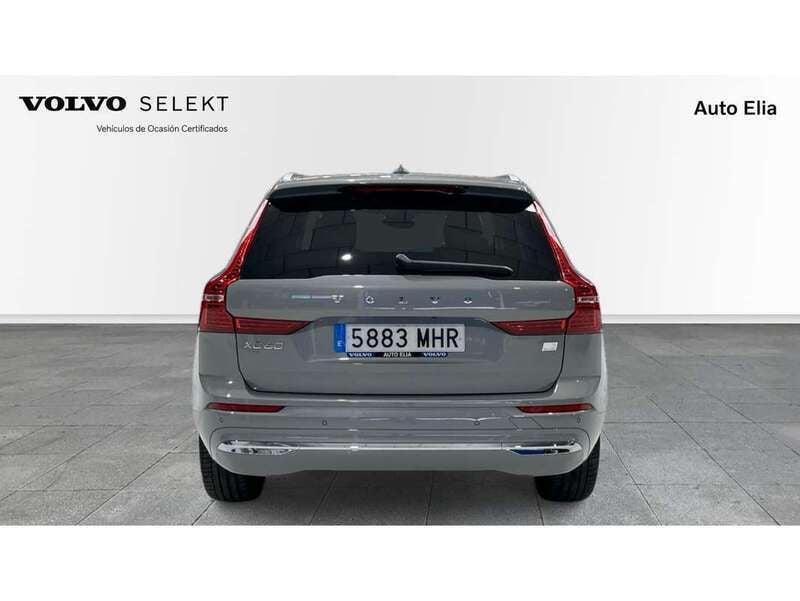 Usado Volvo XC60 Core 351 CV (258 kW) 2023 Gris SUV