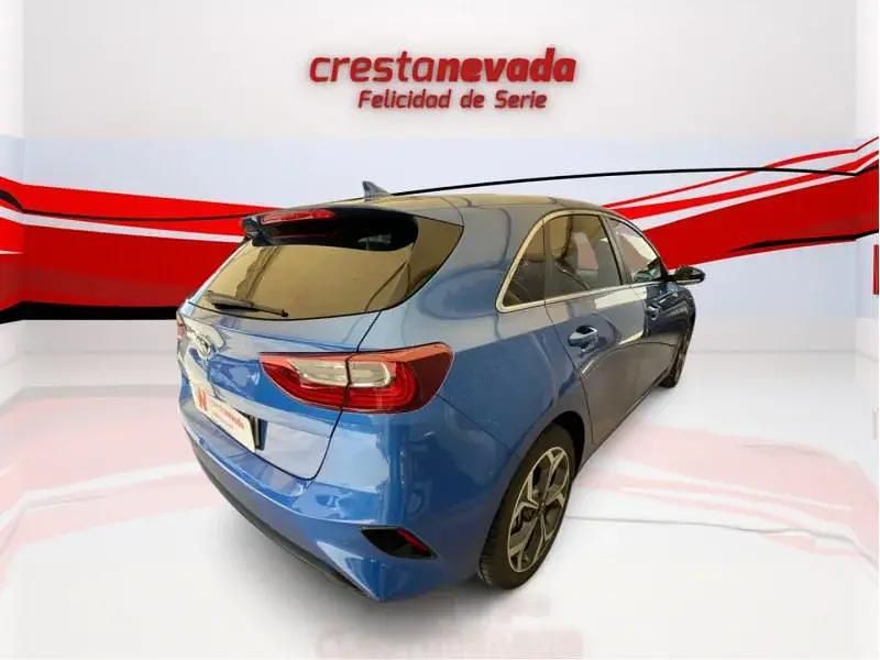 Usado Kia Ceed Style 115 CV (84 kW) 2019 Azul Utilitario