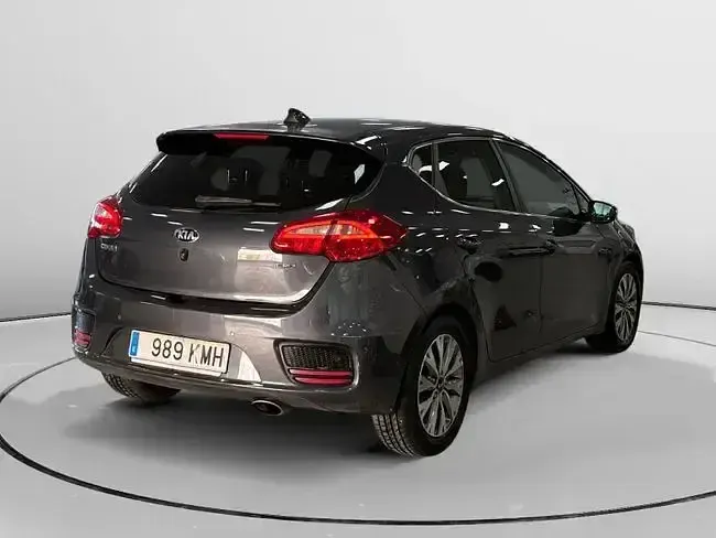 Usado Kia Ceed 90 CV (66 kW) 2018 Gris Utilitario