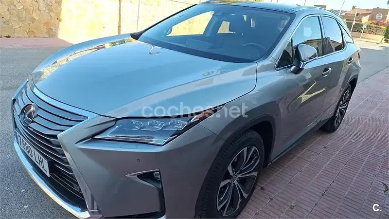 Usado Lexus RX450h Executive Line 313 CV (230 kW) 2020 Gris / plata SUV