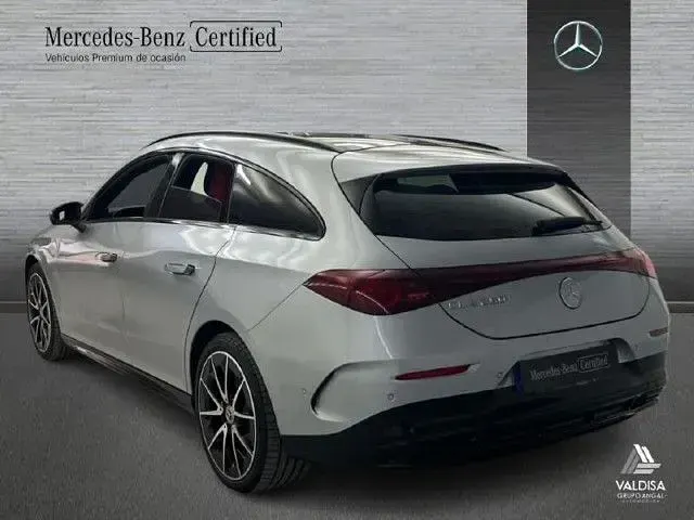 Usado Mercedes CLA250e Shooting Brake AMG line 200 kW (272 CV) 2026 Plata hightech Familiar
