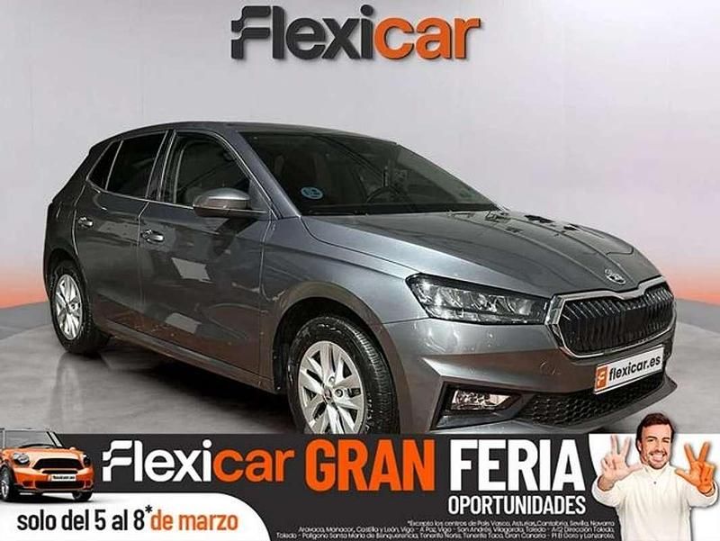 Usado Skoda Fabia Selection 95 CV (69 kW) 2024 Gris Utilitario