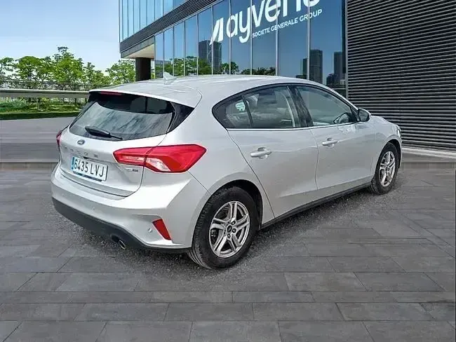 Usado Ford Focus Trend+ 125 CV (91 kW) 2021 Gris Utilitario