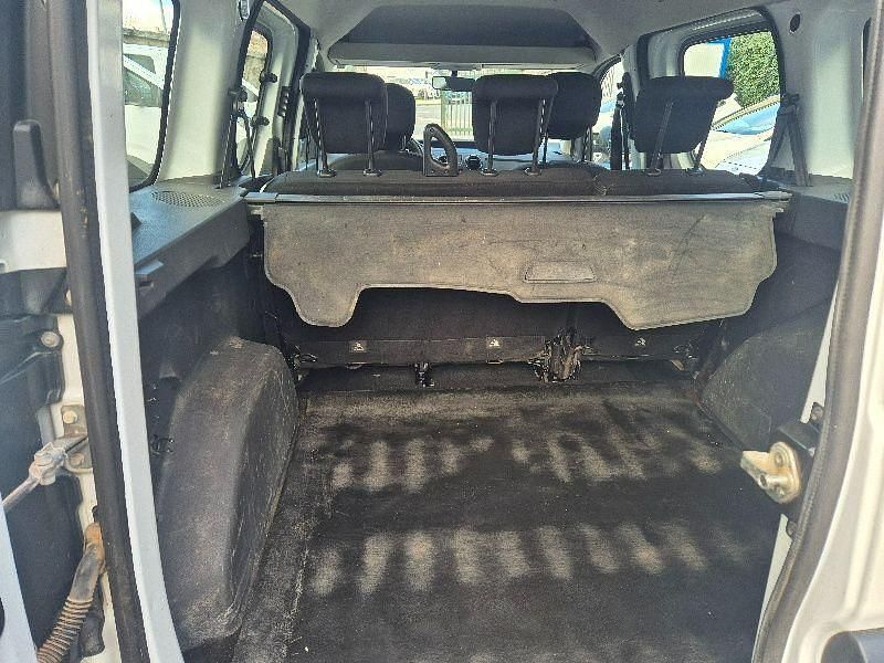 Usado Dacia Dokker Essentiel 95 CV (69 kW) 2020 Blanco Monovolumen