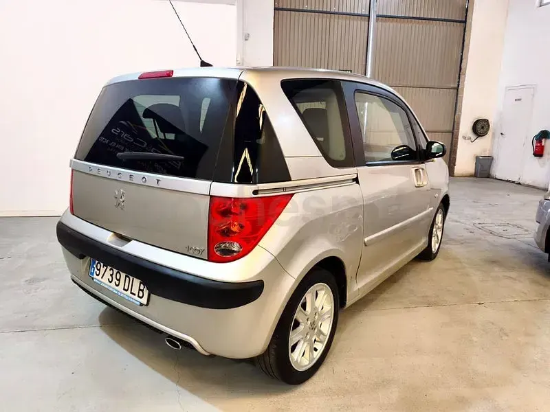 Usado Peugeot 1007 110 CV (80 kW) 2005 Beige Monovolumen