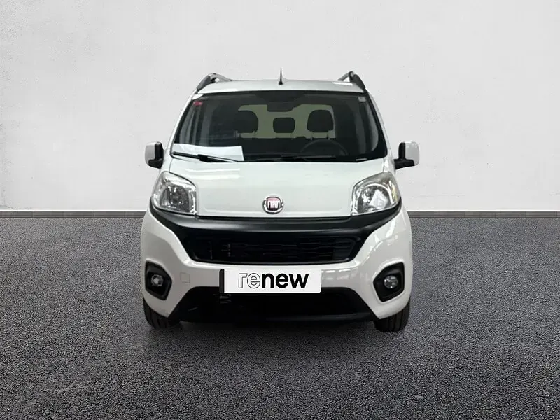 Usado Fiat Qubo Lounge 77 CV (56 kW) 2019 Blanco Monovolumen