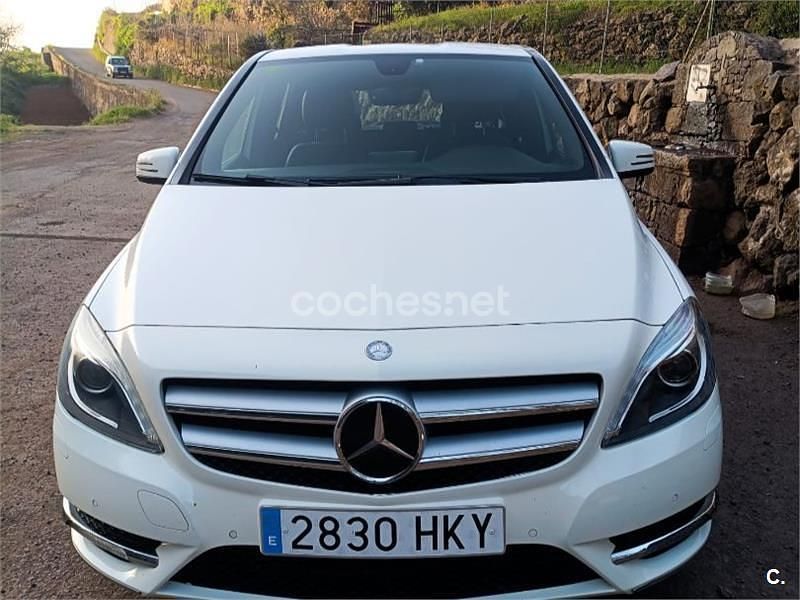 Usado Mercedes B180 109 CV (80 kW) 2012 Blanco Monovolumen