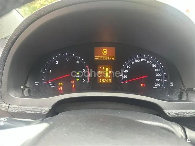 Usado Toyota Avensis Advance 124 CV (91 kW) 2014 Blanco Berlina