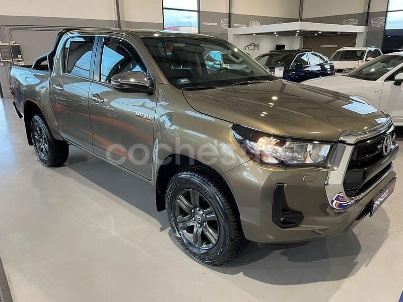 Nuevo Toyota HiLux 204 CV (150 kW) 2025 Beige Pickup/Camioneta
