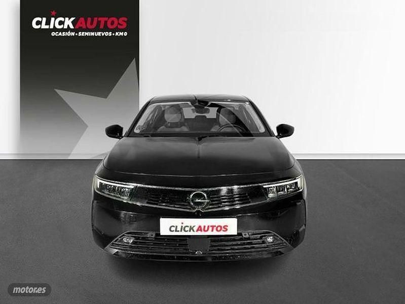 Usado Opel Astra Edition 130 CV (95 kW) 2023 Negro Berlina