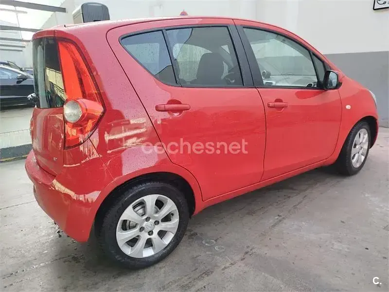 Usado Opel Agila Enjoy 86 CV (63 kW) 2008 Rojo Utilitario