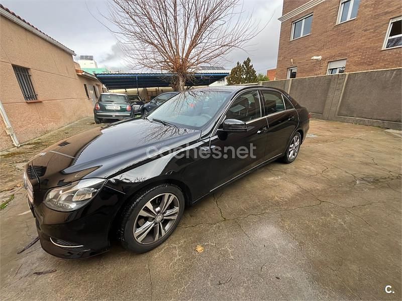 Käytetty Mercedes E200 Elegance 184 HP (135 kW) 2014 Musta Farmari