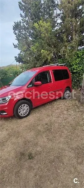 Usado VW Caddy 102 CV (75 kW) 2019 Rojo Monovolumen