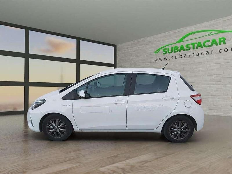 Blanco Usado 2020 Toyota Yaris Hybrid Active Utilitario | 10.165 € - Imagen 1/4