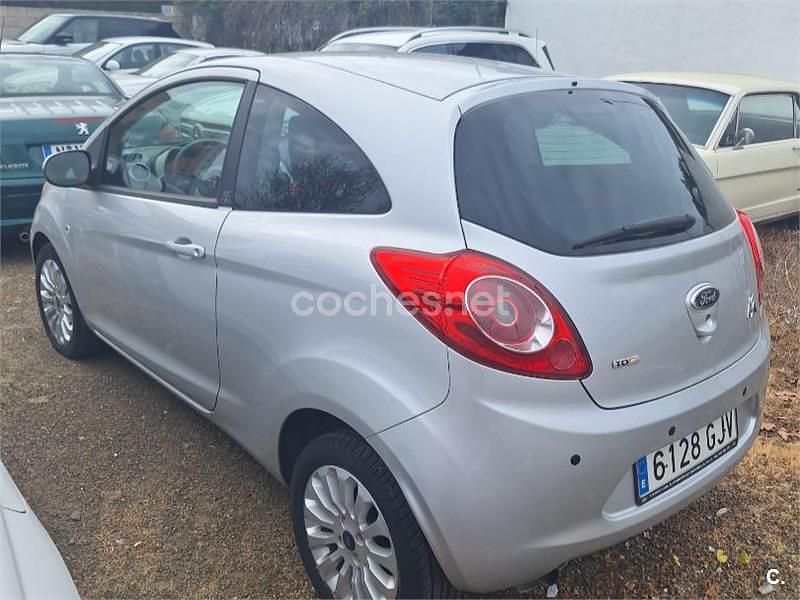 Usado Ford Ka Titanium 75 CV (55 kW) 2008 Gris / plata Utilitario