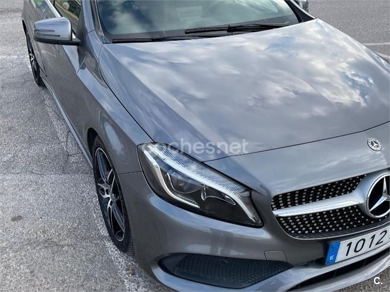 Usado Mercedes A200 136 CV (100 kW) 2018 Gris / plata Berlina