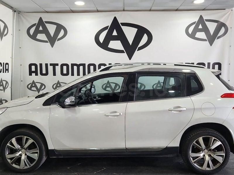Usado Peugeot 2008 Allure 120 CV (88 kW) 2016 Blanco SUV