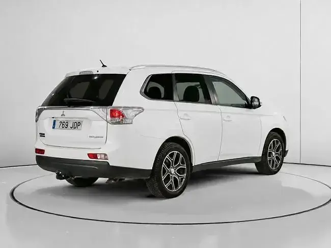 Usado Mitsubishi Outlander Motion 150 CV (110 kW) 2015 Blanco SUV