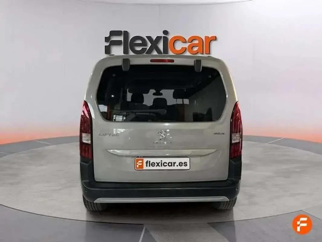 Usado Peugeot Rifter GT-line 131 CV (96 kW) 2020 Beige Monovolumen