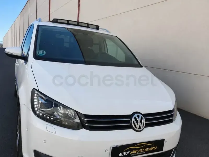 Usado VW Touran Advance 105 CV (77 kW) 2013 Blanco Monovolumen