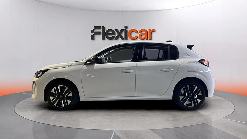 Usado Peugeot 208 Allure 110 CV (80 kW) 2025 Blanco Utilitario