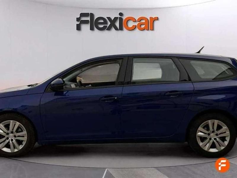 Usado Peugeot 308 SW Access 100 CV (73 kW) 2019 Azul Familiar