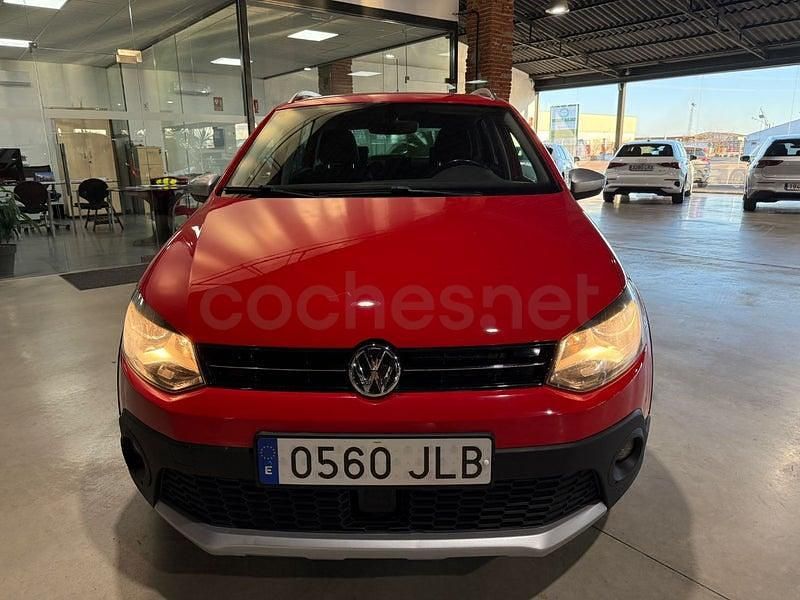 Usado VW Polo Cross 90 CV (66 kW) 2016 Rojo Utilitario