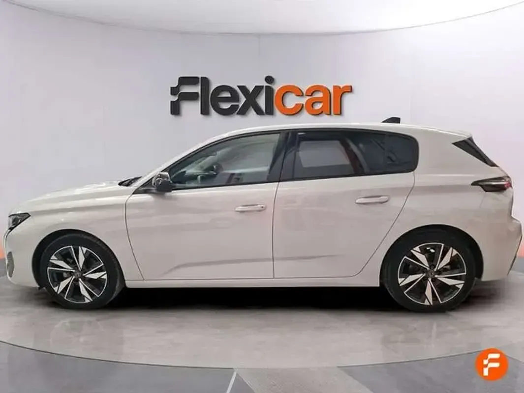 Usado Peugeot 308 Allure 131 CV (96 kW) 2024 Gris Utilitario