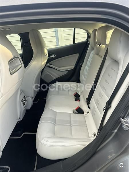 Usado Mercedes GLA200 136 CV (100 kW) 2019 Gris / plata SUV