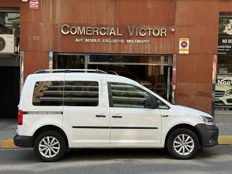 Usado VW Caddy Trendline 110 CV (80 kW) 2018 Blanco Monovolumen