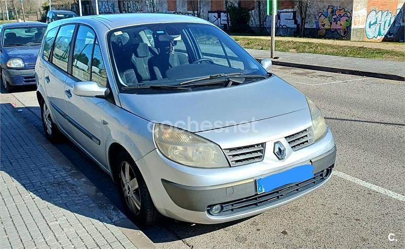 Usado Renault Scénic II Dynamique 120 CV (88 kW) 2005 Gris / plata Monovolumen