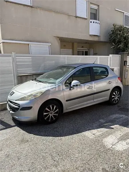 Usado Peugeot 207 75 CV (55 kW) 2007 Gris / plata Berlina