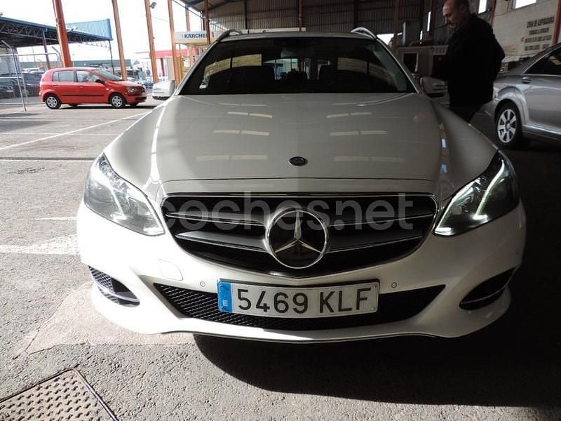 Usado Mercedes E220 Avantgarde 170 CV (125 kW) 2015 Blanco Familiar