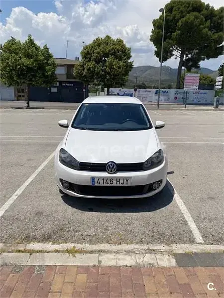 Usado VW Golf VII Advance 105 CV (77 kW) 2012 Blanco Berlina