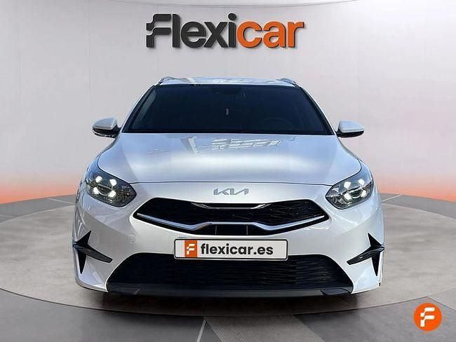 Usado Kia Ceed 120 CV (88 kW) 2022 Blanco Utilitario