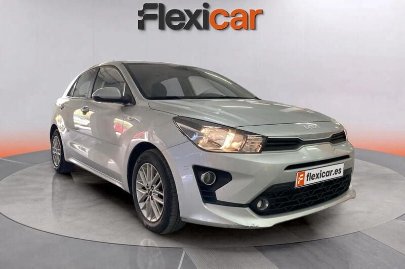 Gris Usado 2022 Kia Rio GT-Line Berlina | 12.390 € (Buen precio) - Imagen 1/4