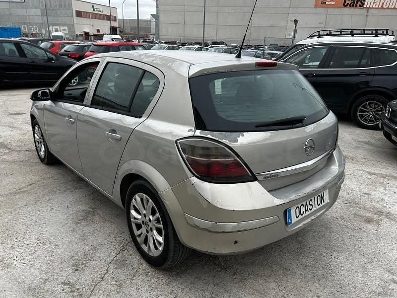 Begagnad Opel Astra Energy 90 HK (66 kW) 2009 Grå Sedan