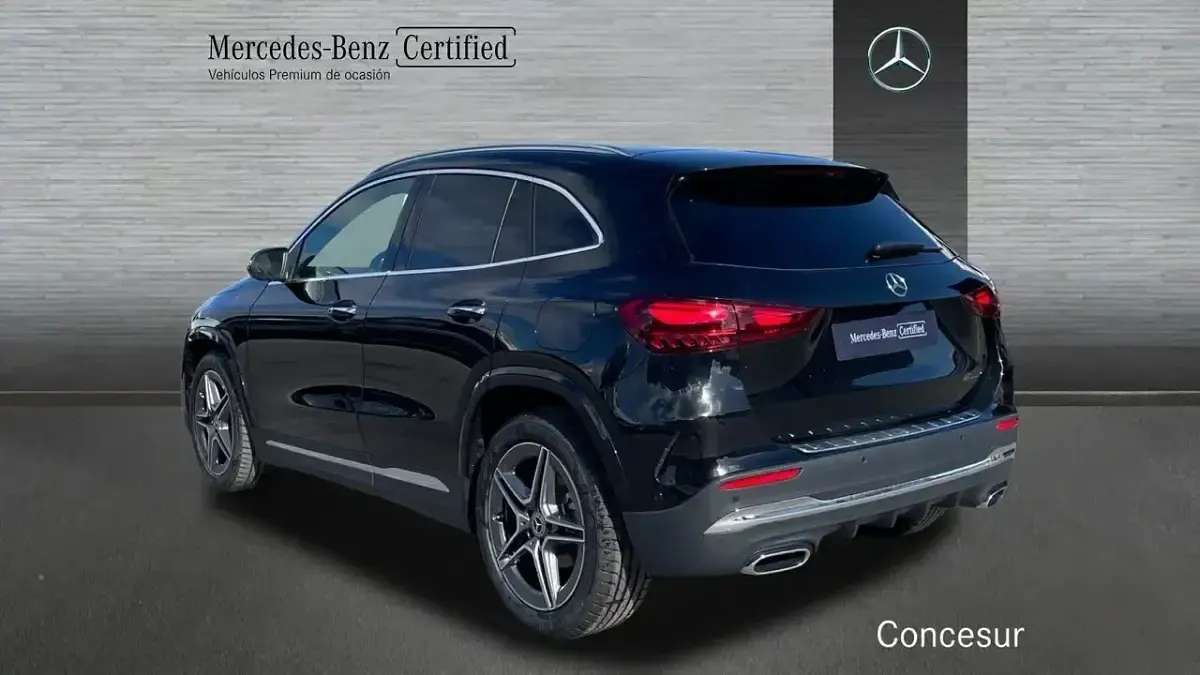Usado Mercedes GLA200 150 CV (110 kW) 2025 Negro SUV