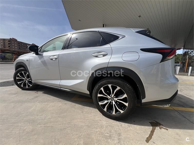 Usado Lexus NX300h Sport Line 197 CV (144 kW) 2015 Gris / plata SUV