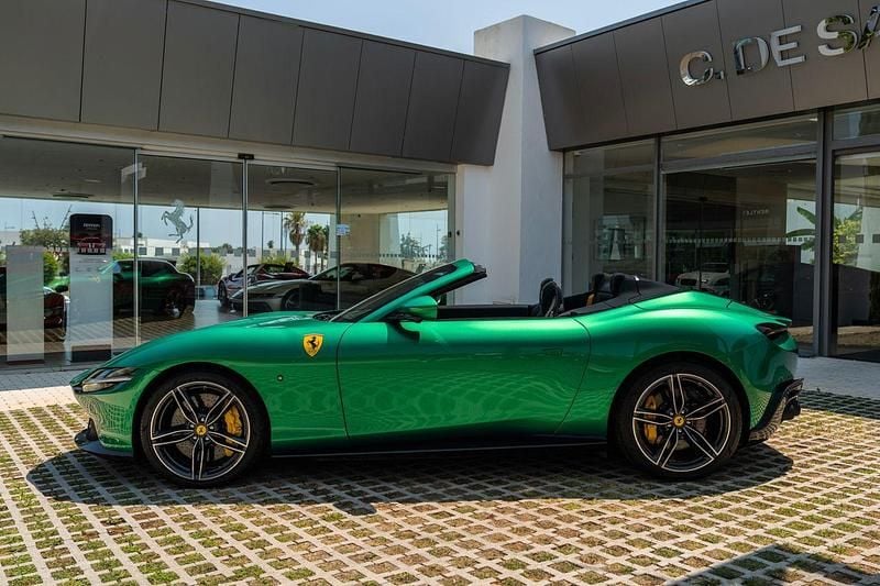 Usado Ferrari Roma 620 CV (456 kW) 2024 Verde claro metalizado Descapotable