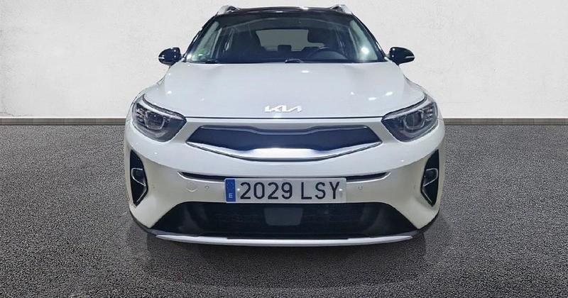 Usado Kia Stonic 100 HP (73 kW) 2021 SUV