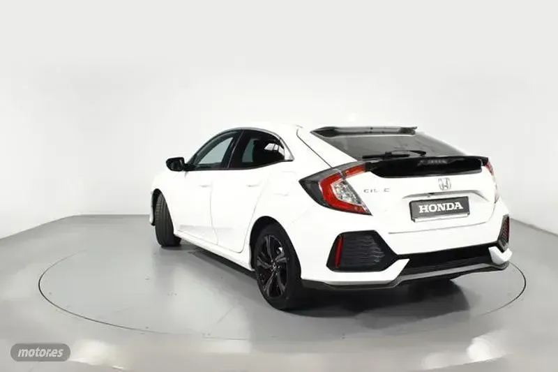 Usado Honda Civic Elegance 129 CV (94 kW) 2019 Blanco Berlina