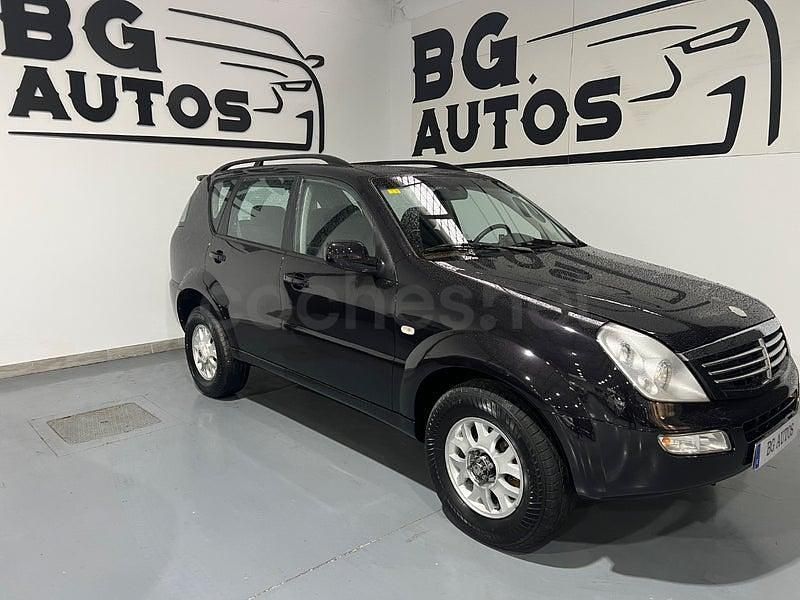 Usado Ssangyong (KGM) Rexton 165 CV (121 kW) 2006 Negro SUV