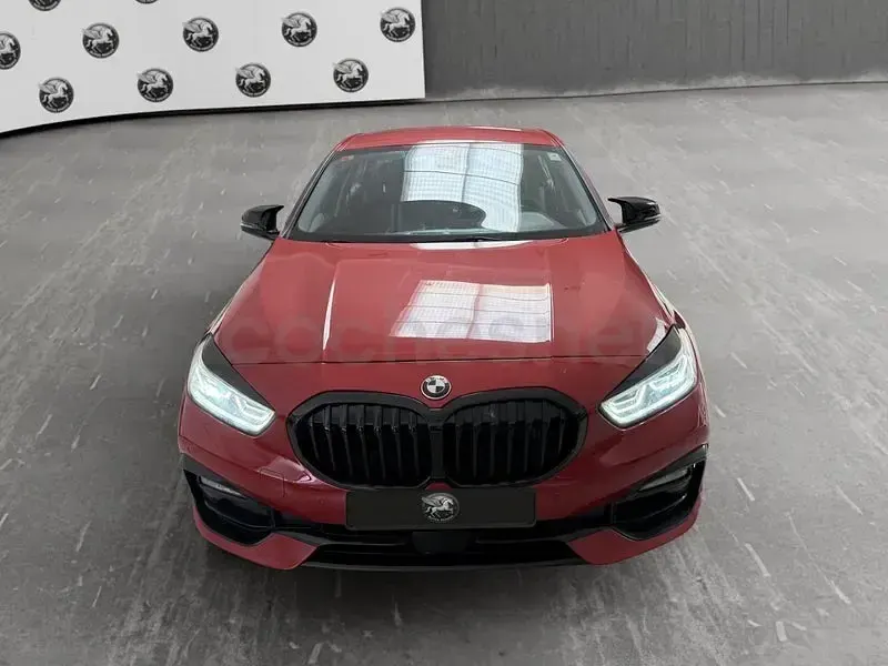 Usado BMW 118 Comfort Edition 140 CV (102 kW) 2020 Rojo Berlina