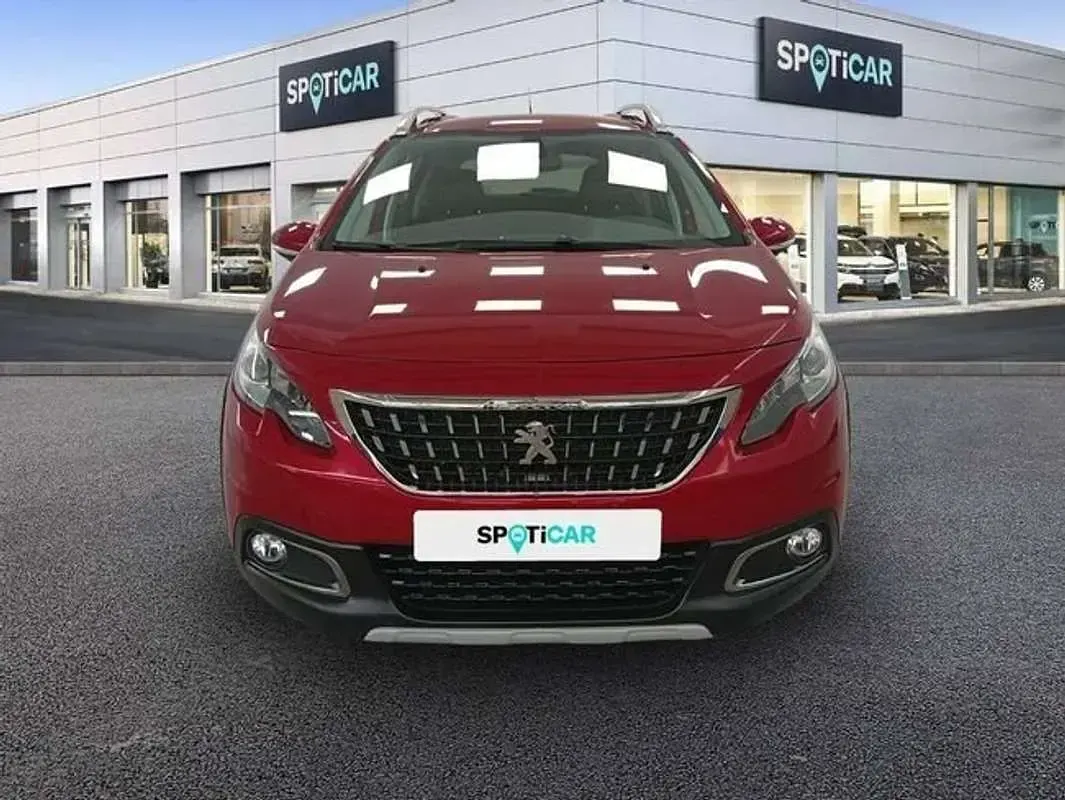 Usado Peugeot 2008 Allure 131 CV (96 kW) 2019 Rojo SUV