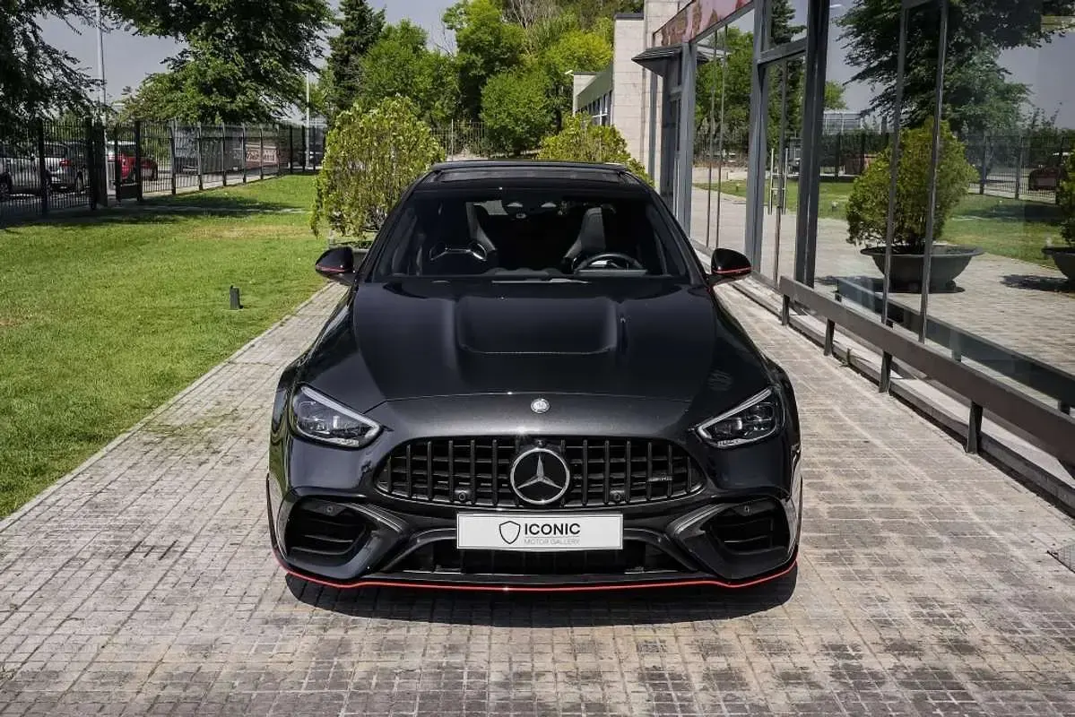 Usado Mercedes C63 AMG AMG 680 CV (500 kW) 2024 Gris Berlina
